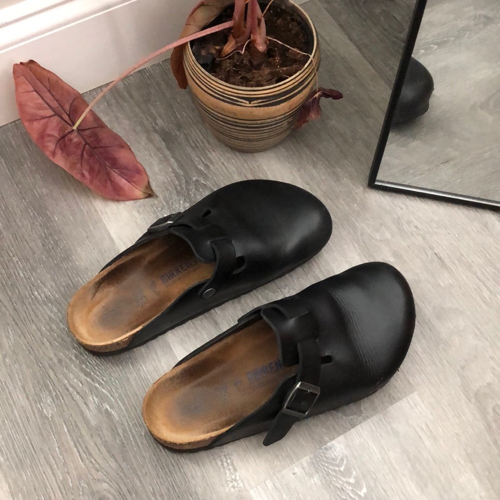 Boston Birkenstock Black Genuine Leather - Sz 39 / Women’s 8.5/9